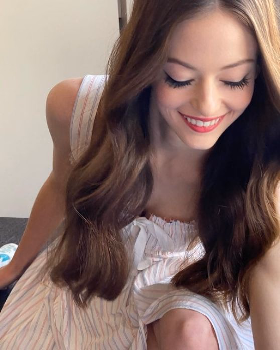 Mackenzie Foy Leg Photoshoot