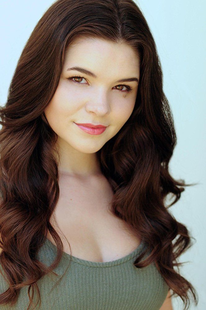 Madison McLaughlin Sexy and Hottest Photos , Latest Pics