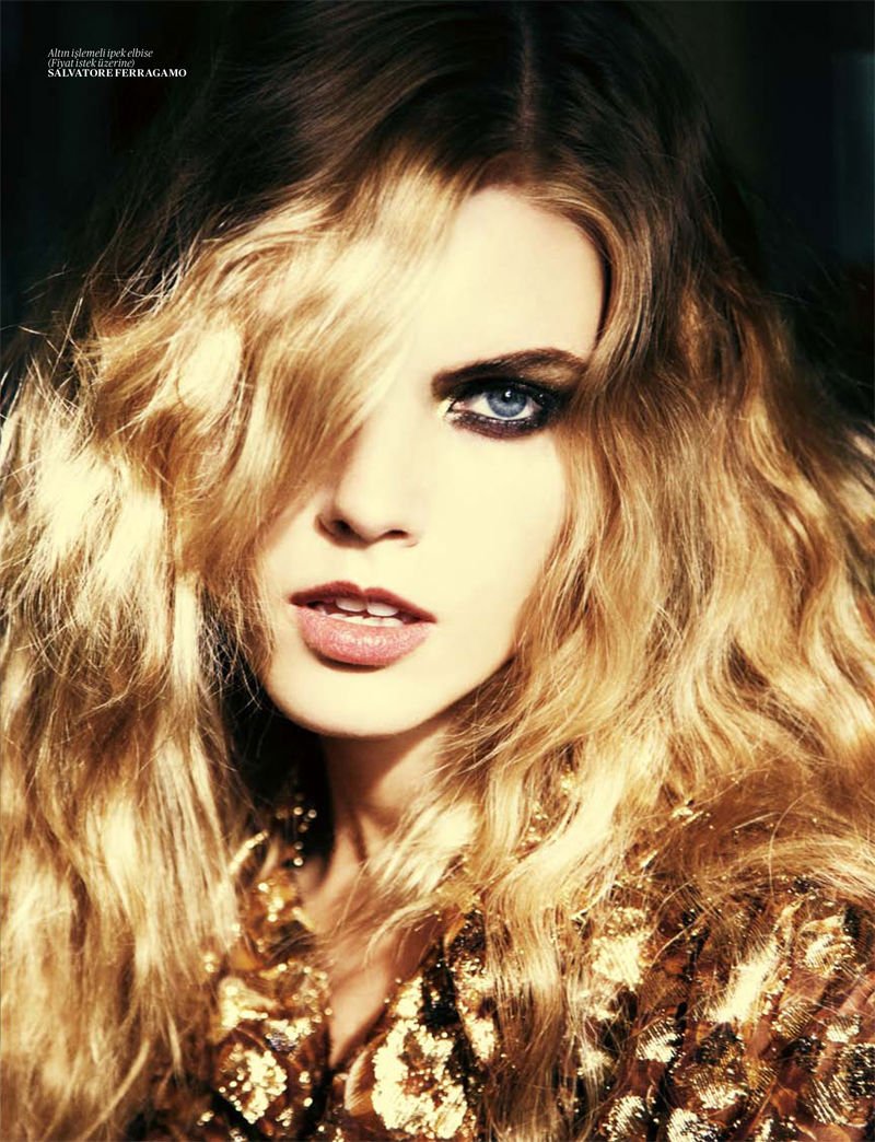 Maryna Linchuk  Photoshoot