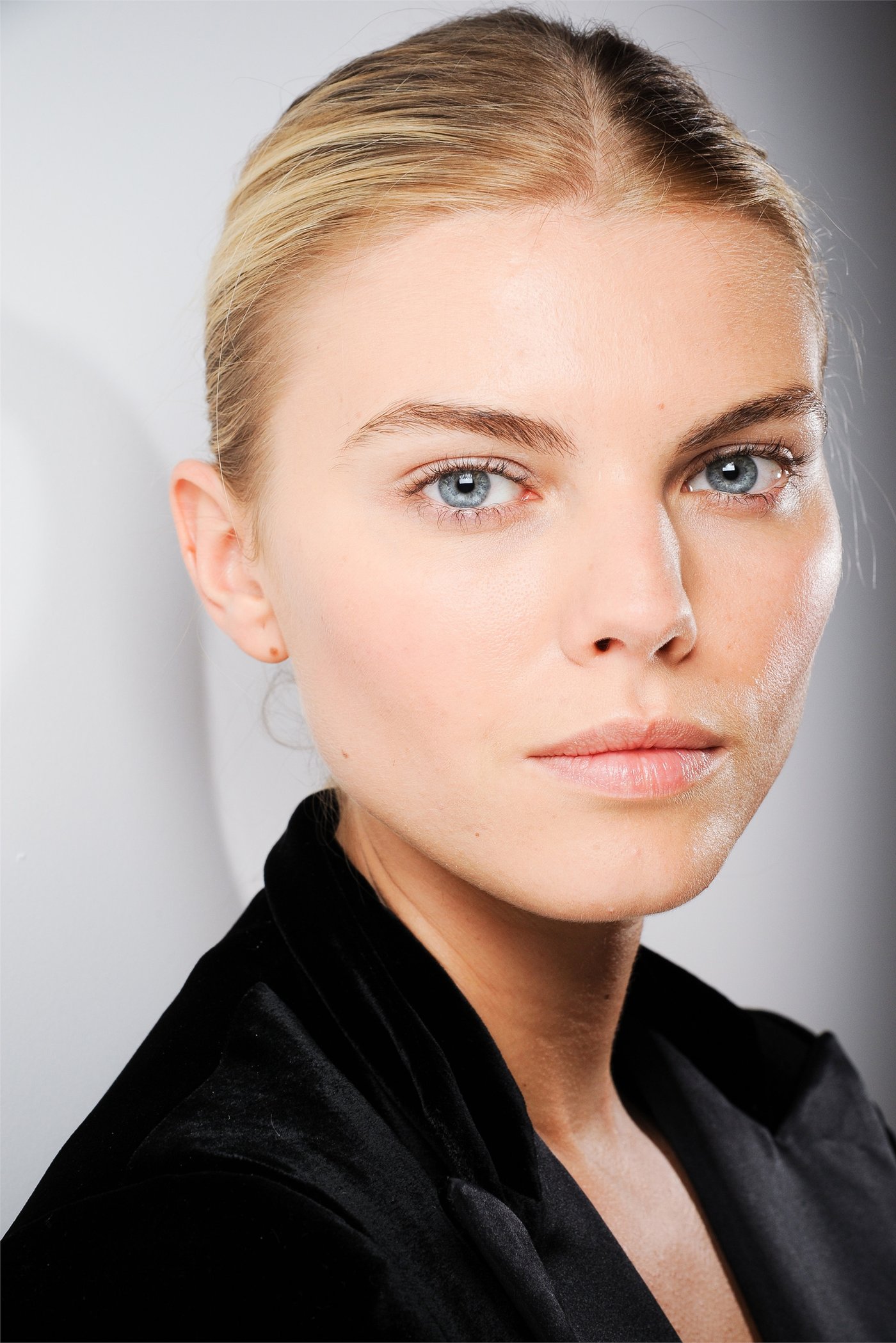 Maryna Linchuk  Photoshoot