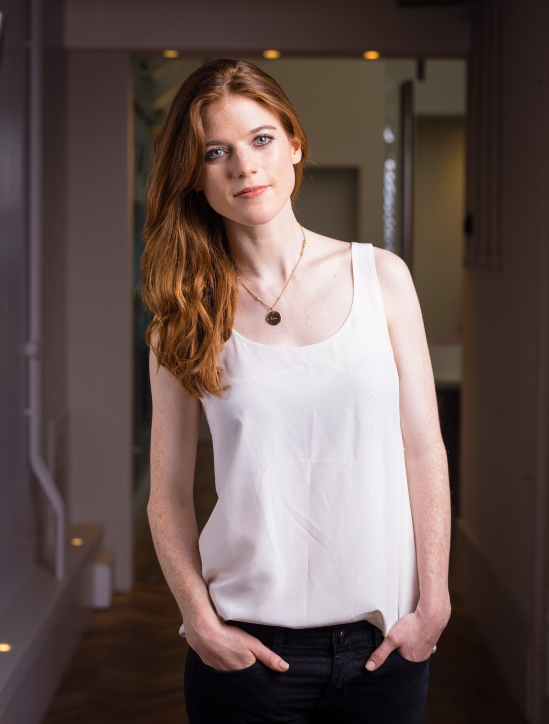 Rose Leslie Leg Photoshoot