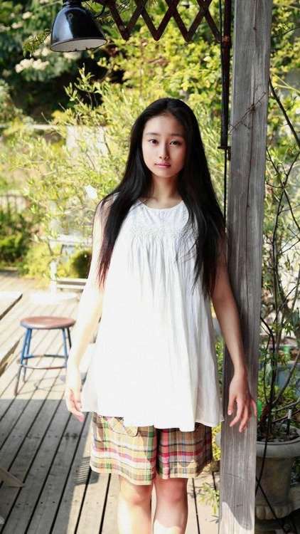 Shioli Kutsuna  Photoshoot