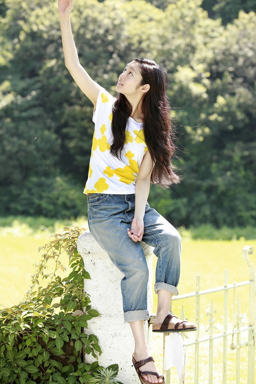 Shioli Kutsuna  Photoshoot