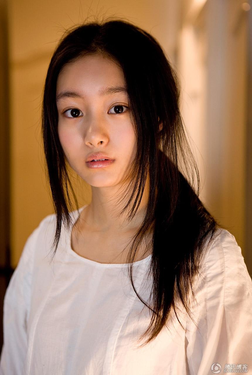 Shioli Kutsuna  Photoshoot