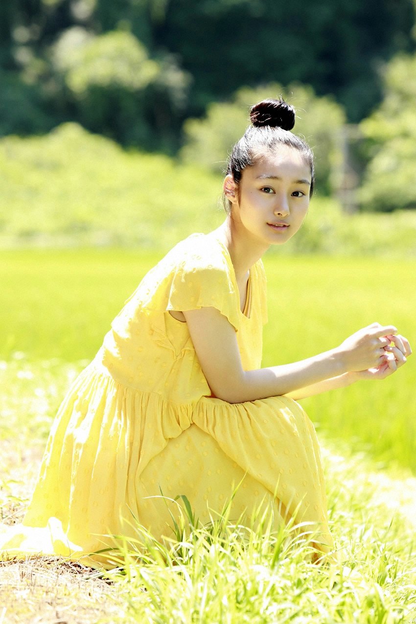 Shioli Kutsuna  Photoshoot