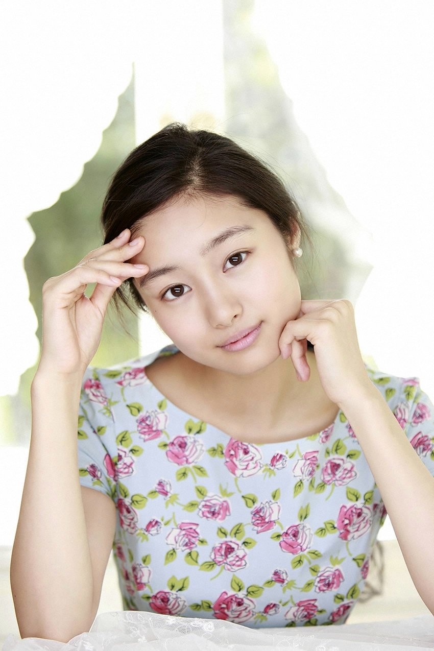 Shioli Kutsuna  Photoshoot