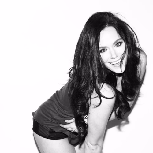 Tessa Virtue Leg Photoshoot