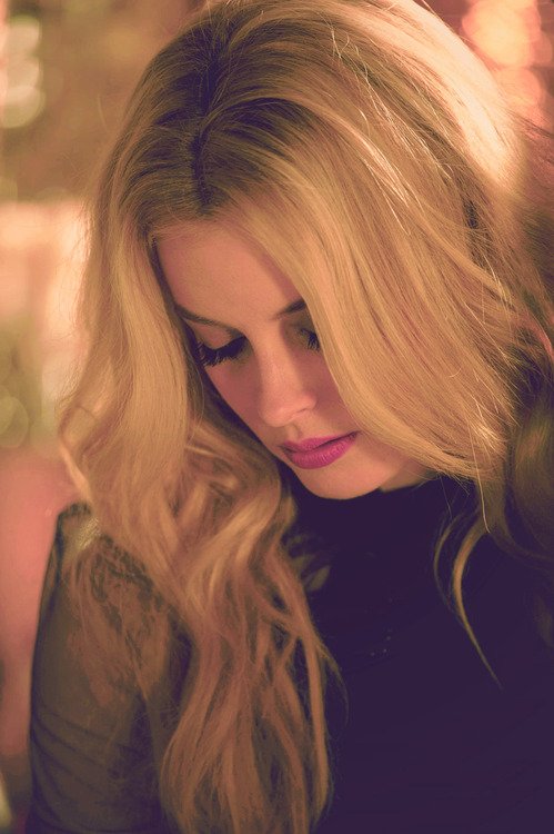 Gillian Jacobs  Photoshoot