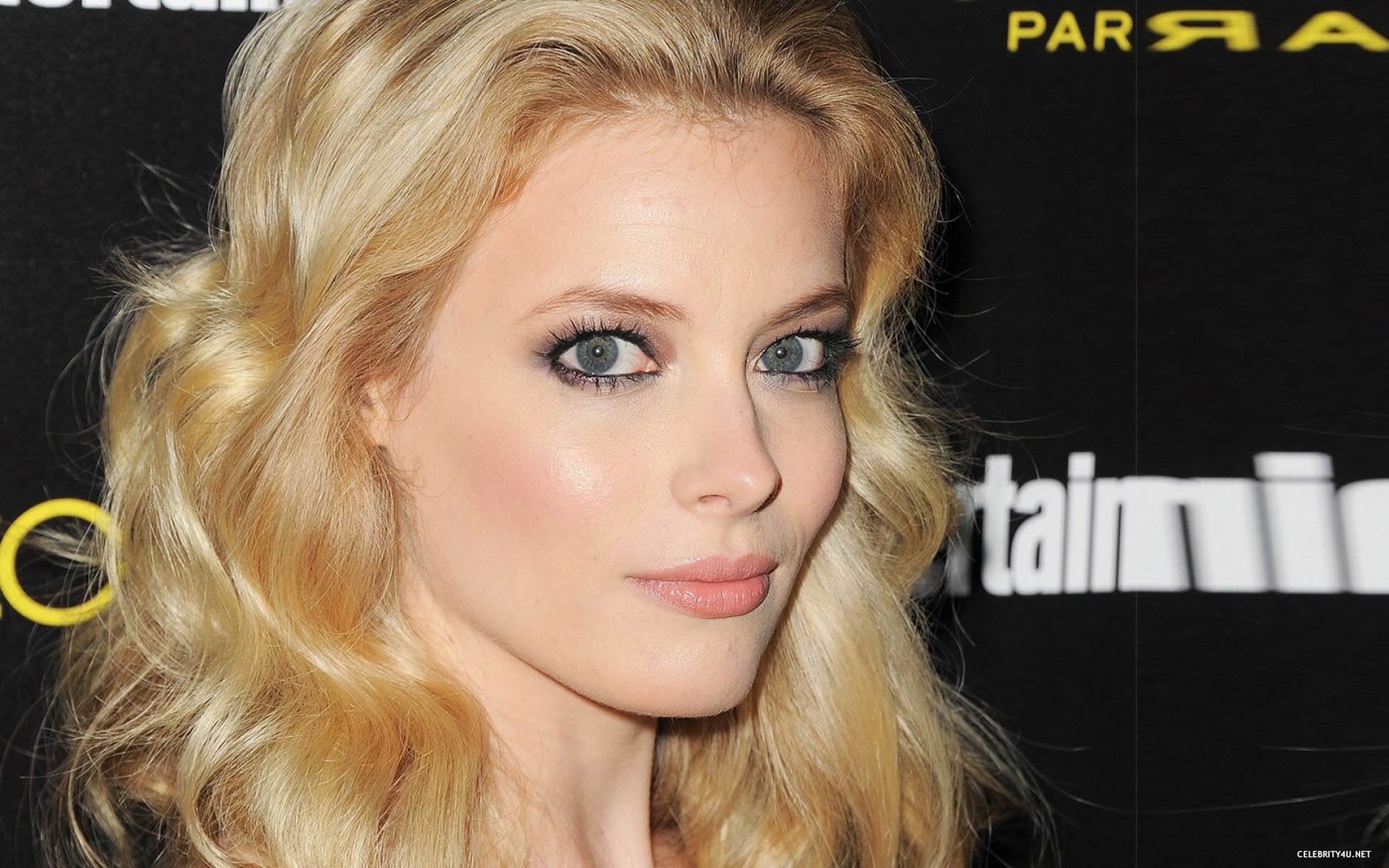 Gillian Jacobs  Photoshoot