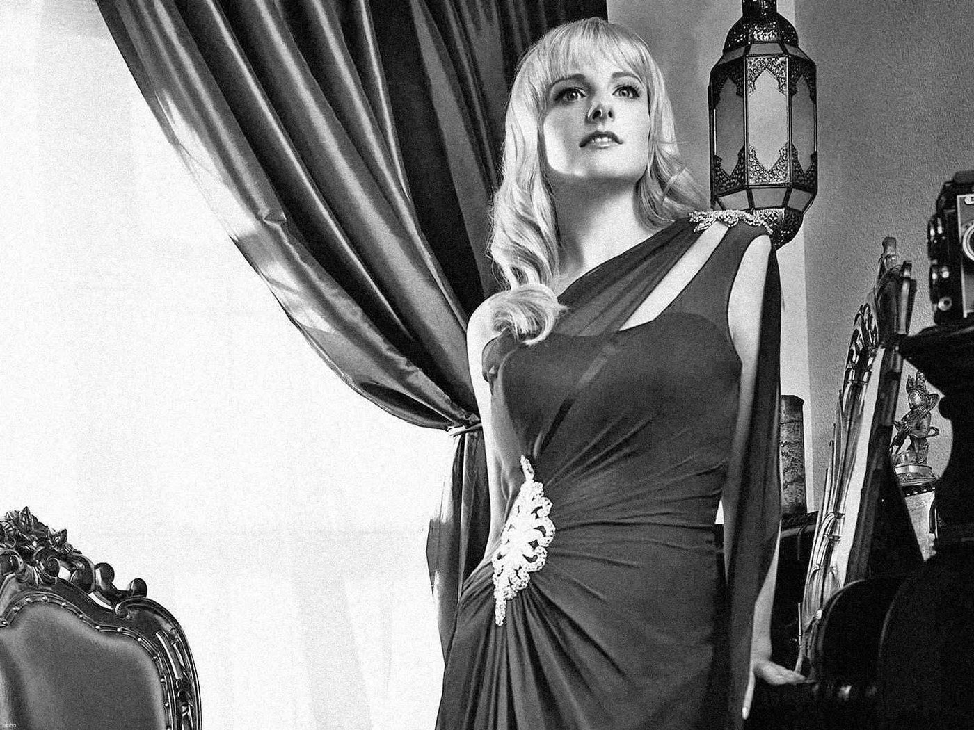 Melissa Rauch  Photoshoot