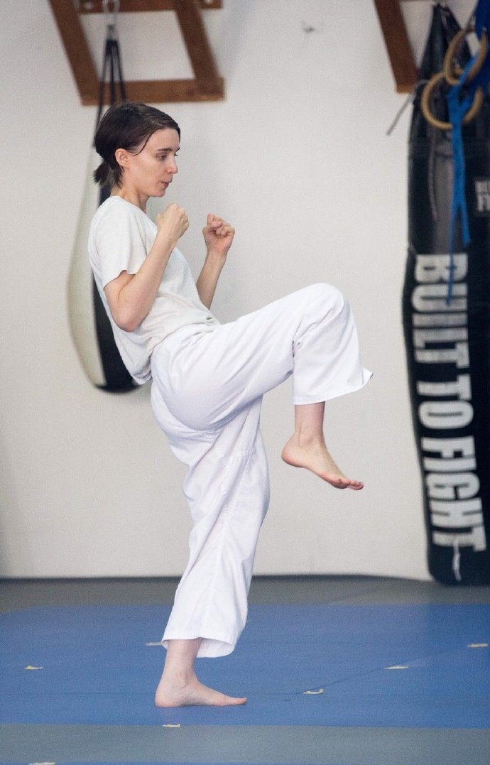 Rooney Mara Leg Photoshoot