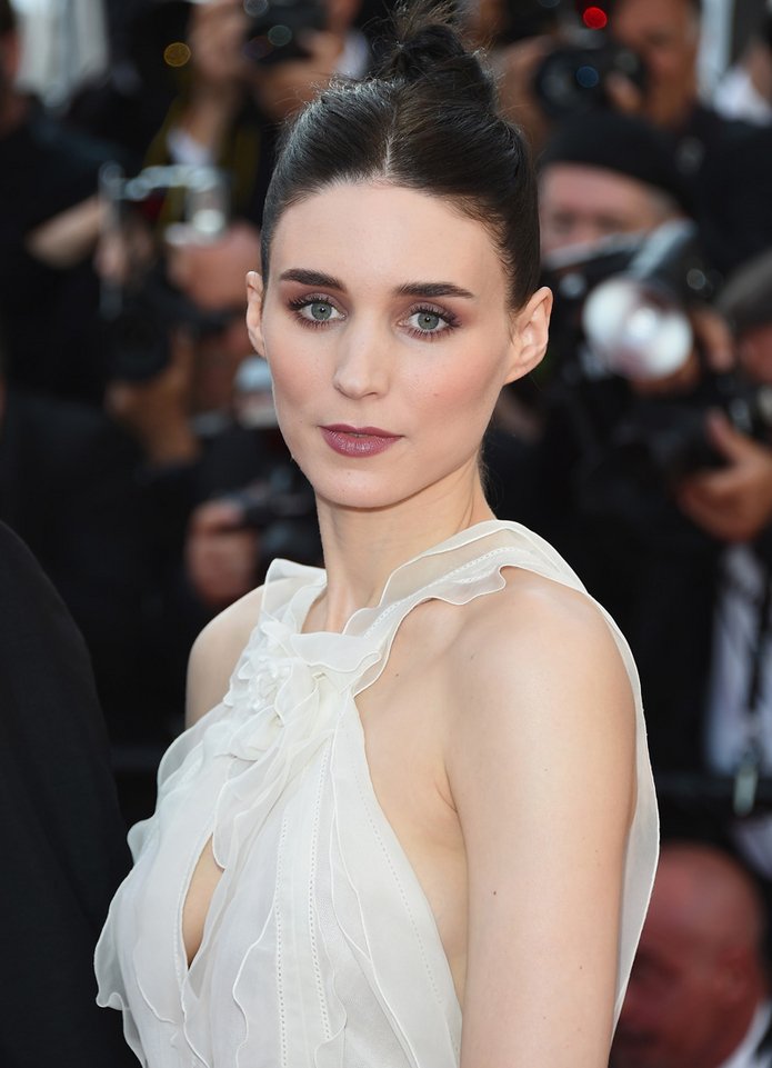 Rooney Mara Leg Photoshoot