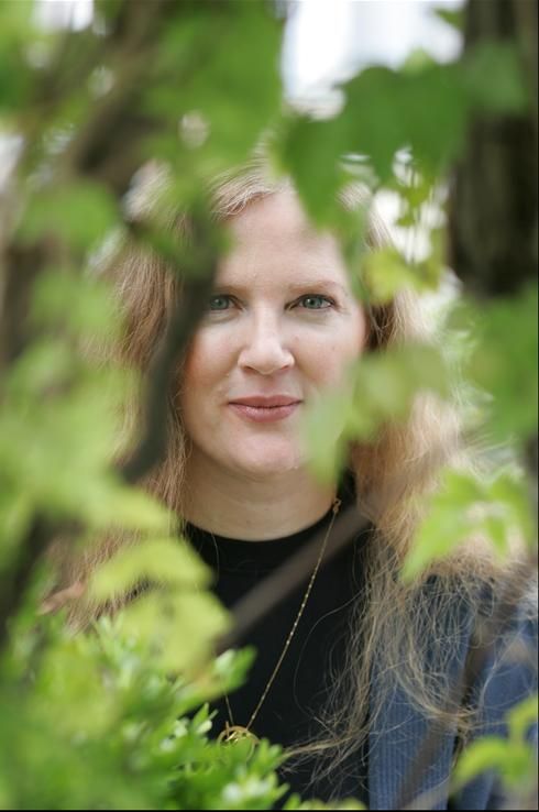 Suzanne Collins Sexy and Hottest Photos , Latest Pics