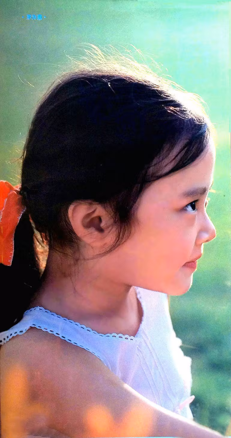 Weihui Mao  Photoshoot