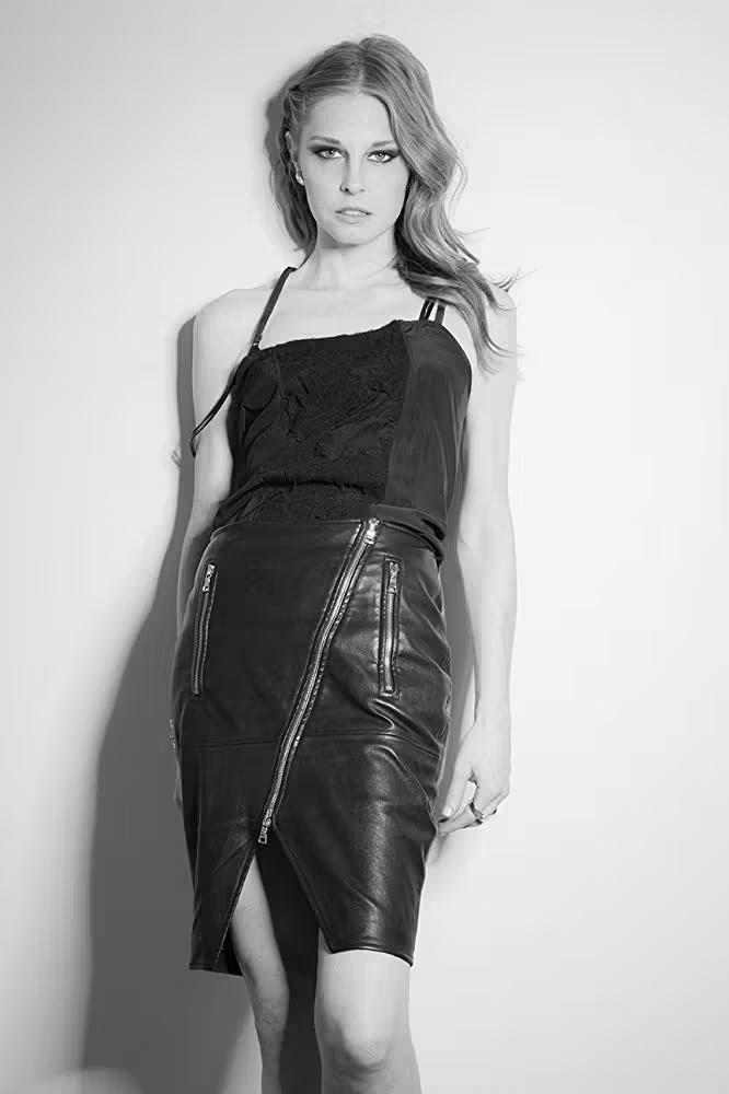 Tonya Cornelisse  Photoshoot
