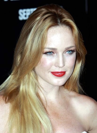Caity Lotz  Photoshoot