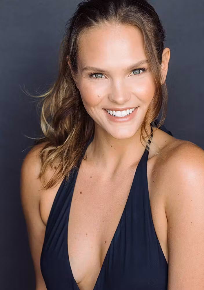 Cassandra Jean Amell  Photoshoot