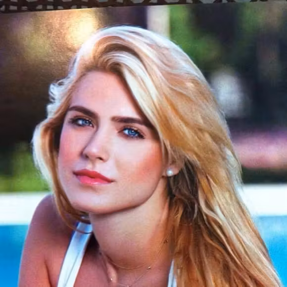 Ceyda Ates  Photoshoot