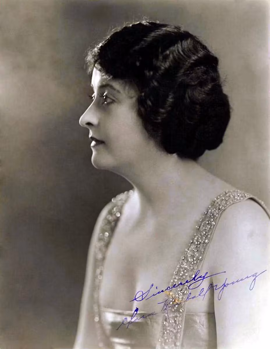 Clara Kimball Young  Photoshoot