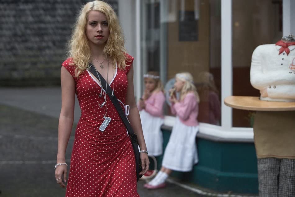 Alice Dwyer  Photoshoot