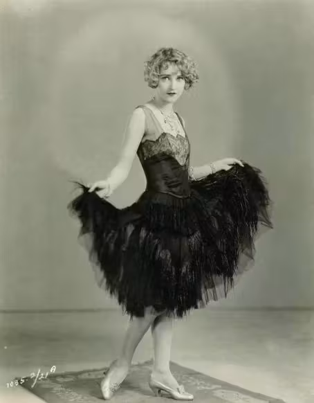Greta Nissen  Photoshoot