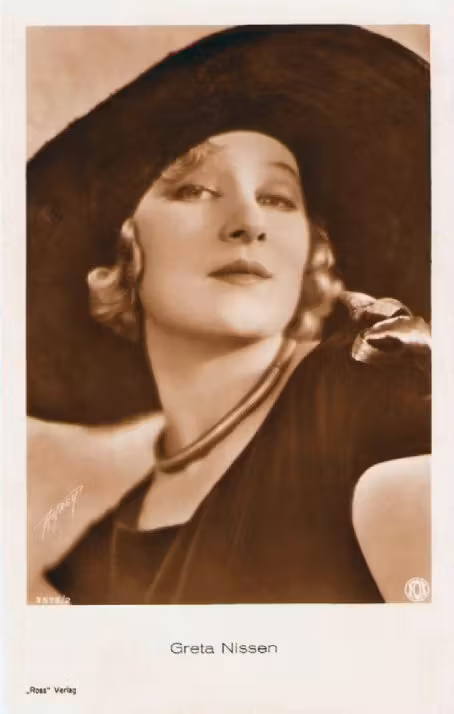 Greta Nissen  Photoshoot