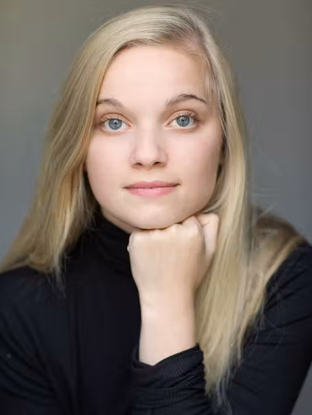 Eva Sayer  Photoshoot