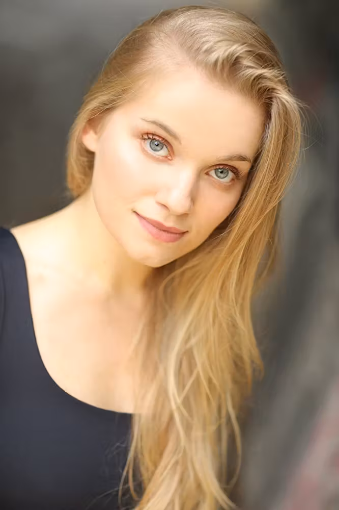 Eva Sayer  Photoshoot