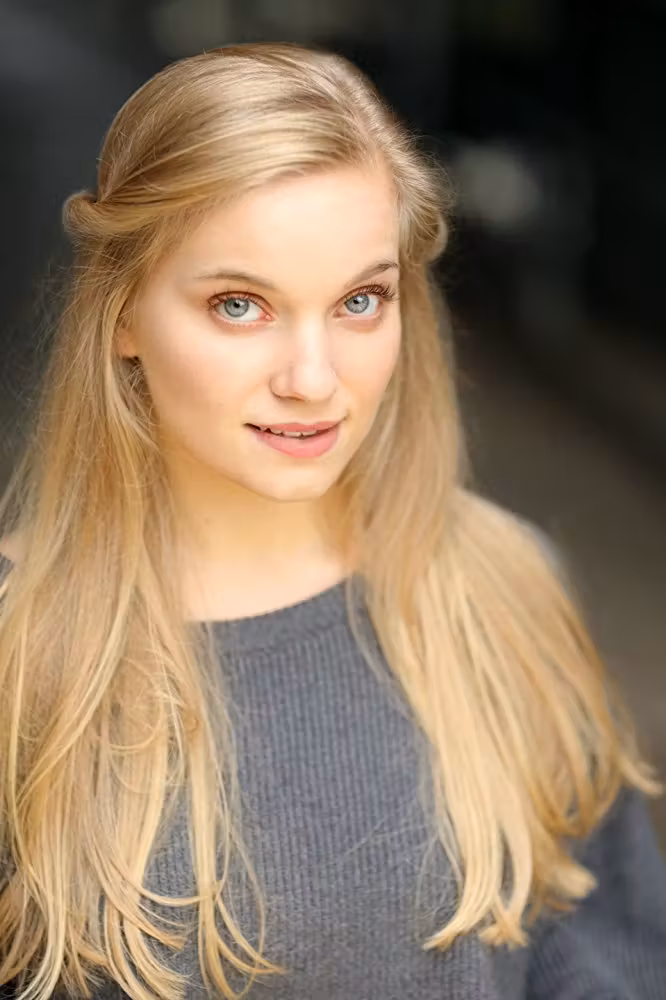 Eva Sayer  Photoshoot