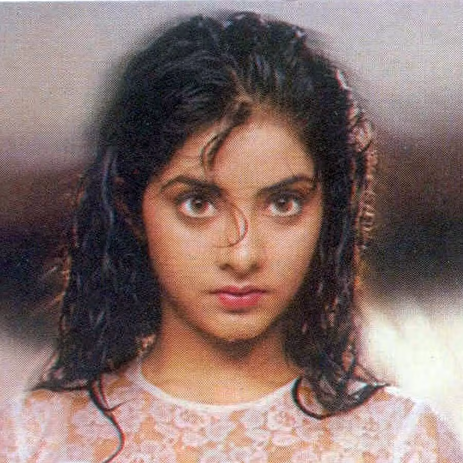 Divya Bharti  Photoshoot