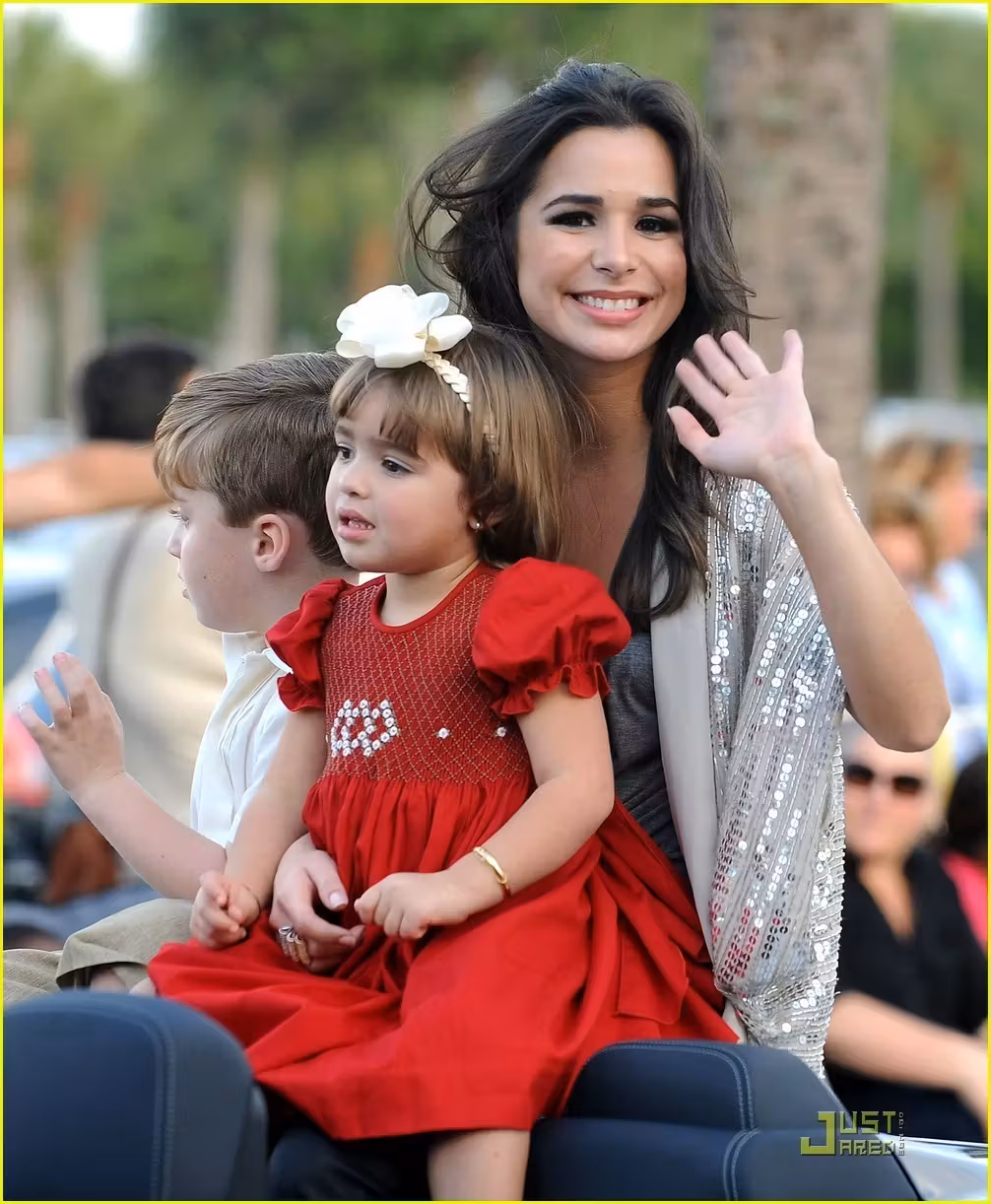 Josie Loren  Photoshoot