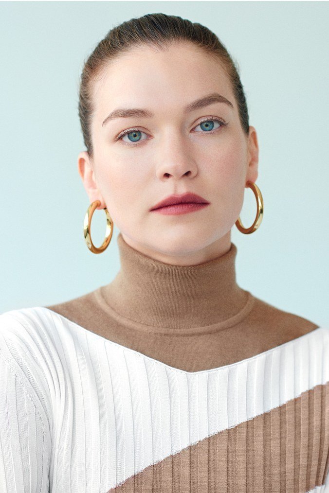 Hannah Gross  Photoshoot