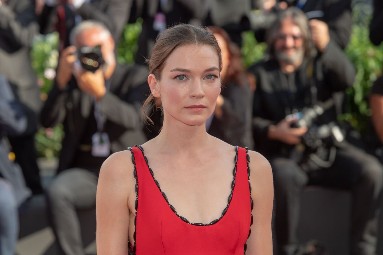 Hannah Gross  Photoshoot