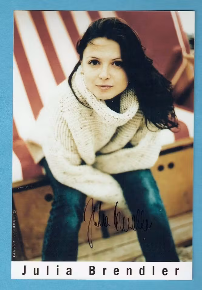 Julia Brendler  Photoshoot