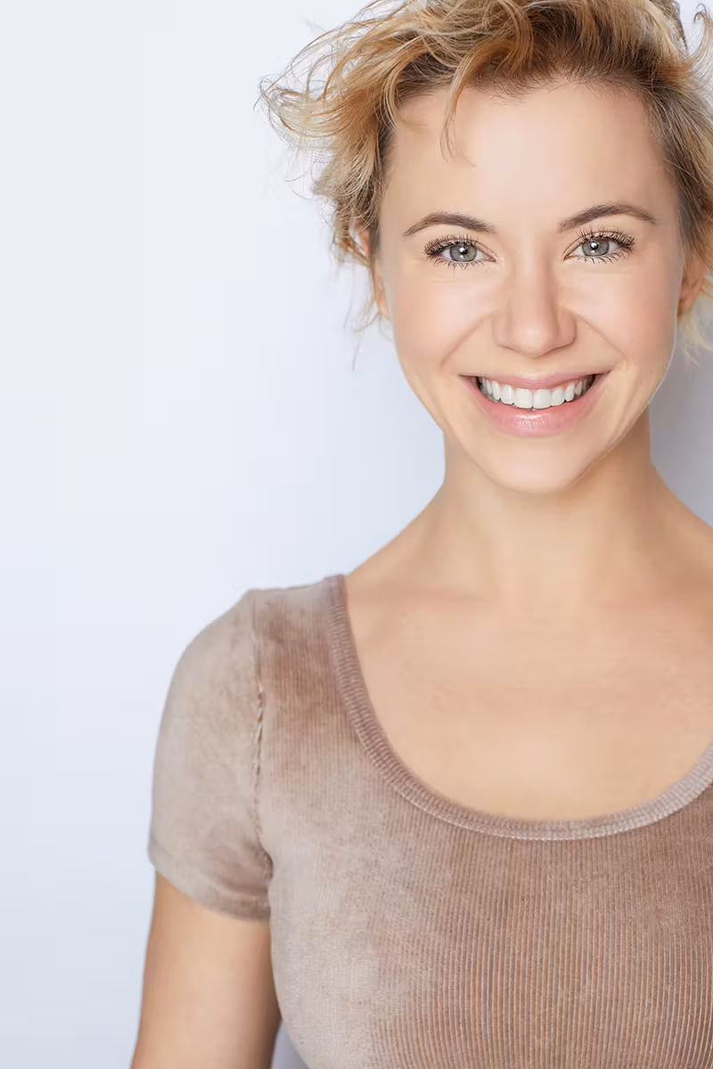 Julia Ubrankovics  Photoshoot
