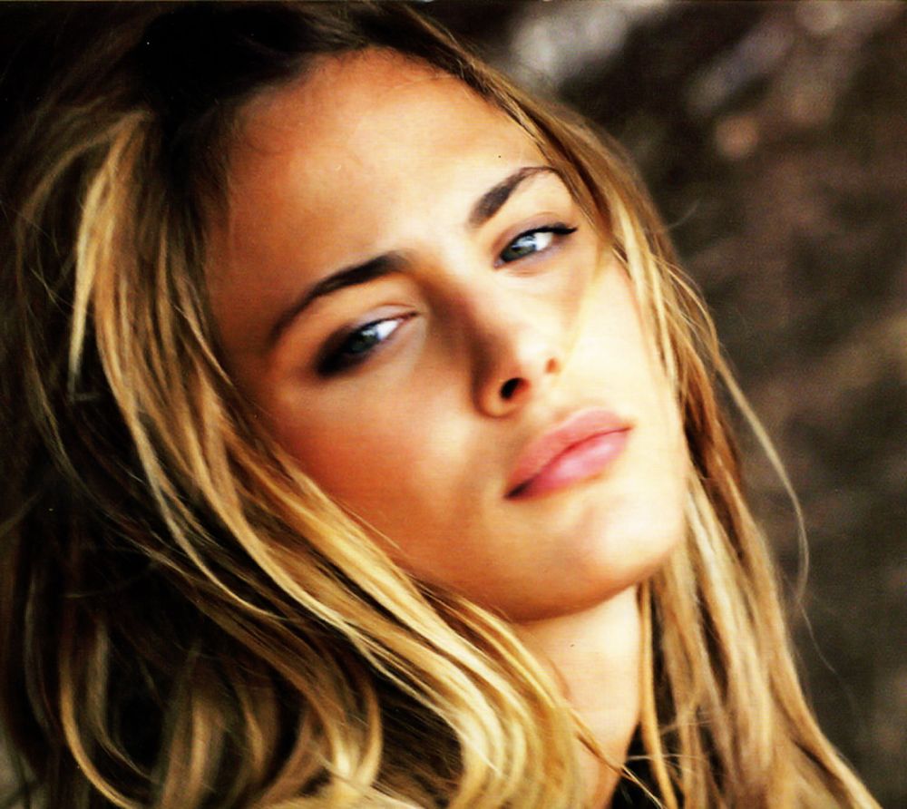 Nora Arnezeder Sexy and Hottest Photos , Latest Pics