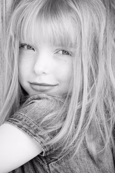 Mackenzie Brooke Smith  Photoshoot