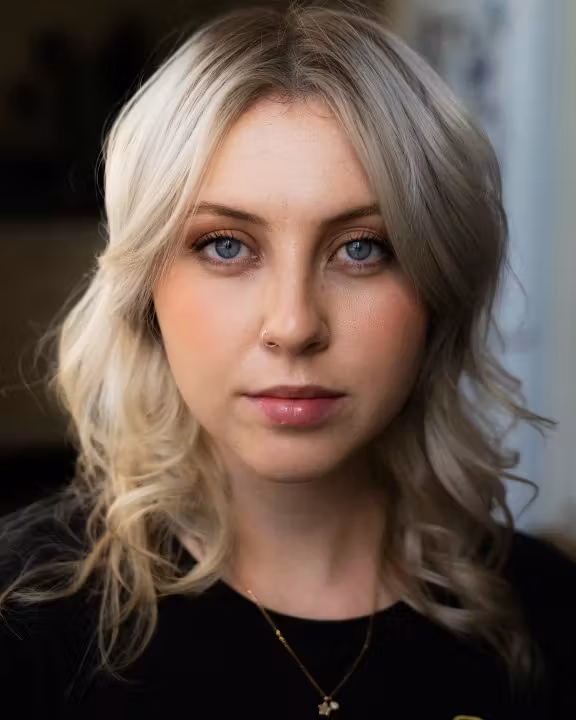 Maisy McLeodRiera  Photoshoot