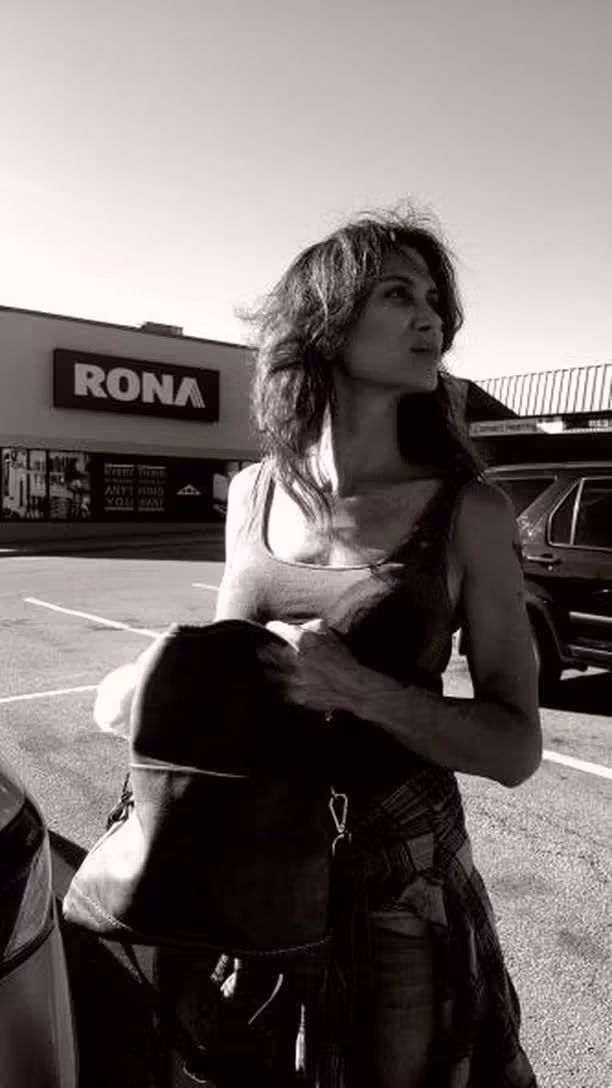 Lara Daans  Photoshoot