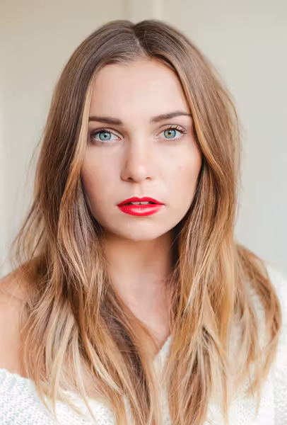 Marny Kennedy  Photoshoot