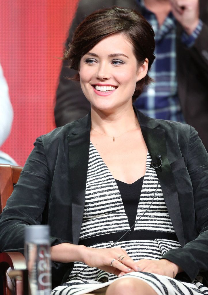 Megan Boone Sexy and Hottest Photos , Latest Pics