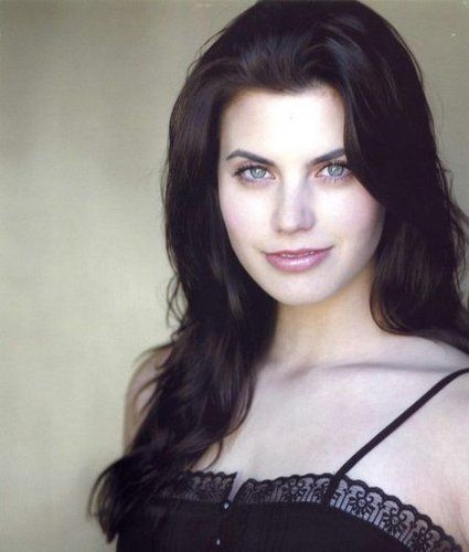 Meghan Ory Sexy and Hottest Photos , Latest Pics