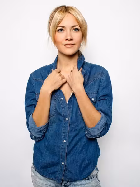 Meredith Hagner  Photoshoot