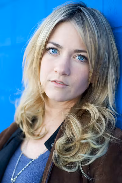 Meredith Hagner  Photoshoot