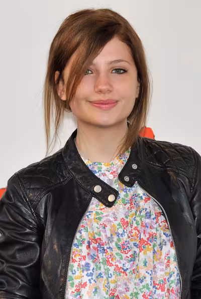 Miriam Giovanelli  Photoshoot