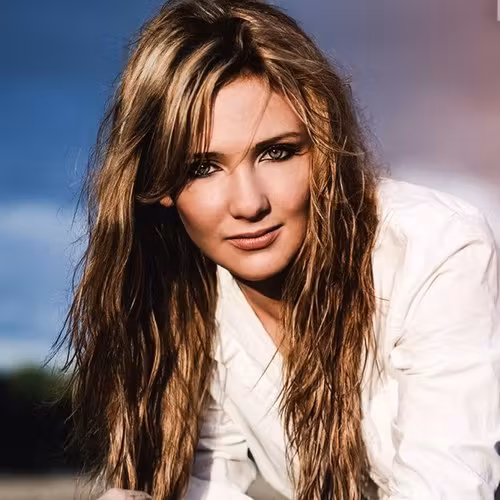 Samantha Munro  Photoshoot