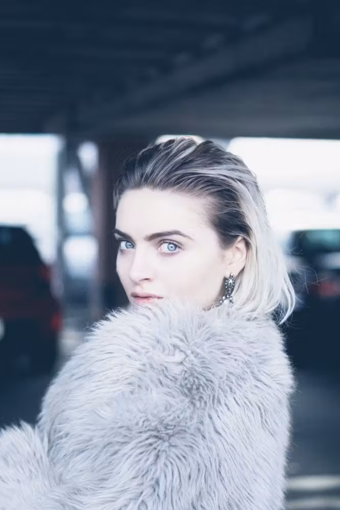 Tara Lee  Photoshoot