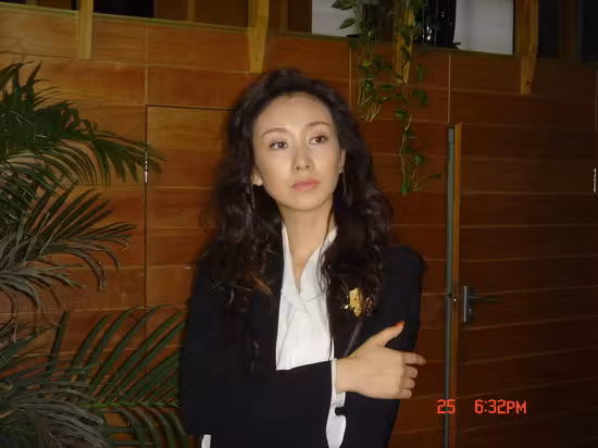 Xiaoyan Dong  Photoshoot