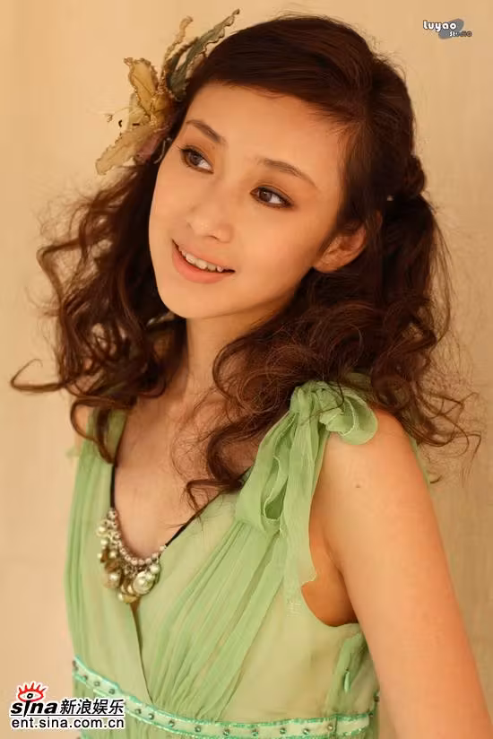 Xiaoyan Dong  Photoshoot