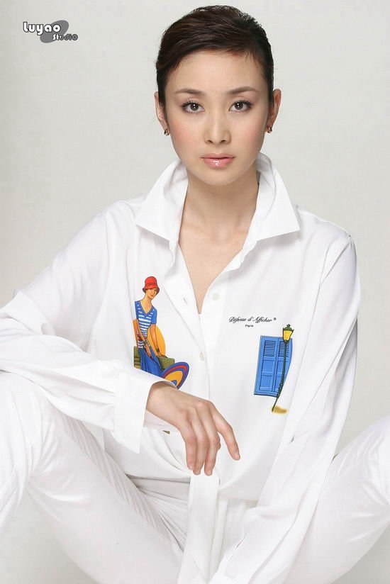 Xiaoyan Dong  Photoshoot